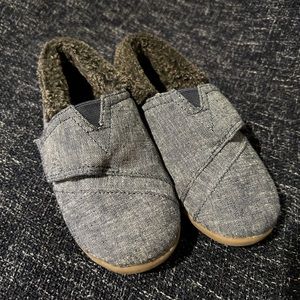 Children/Toddler Tom’s House Slippers/shoes Size 11